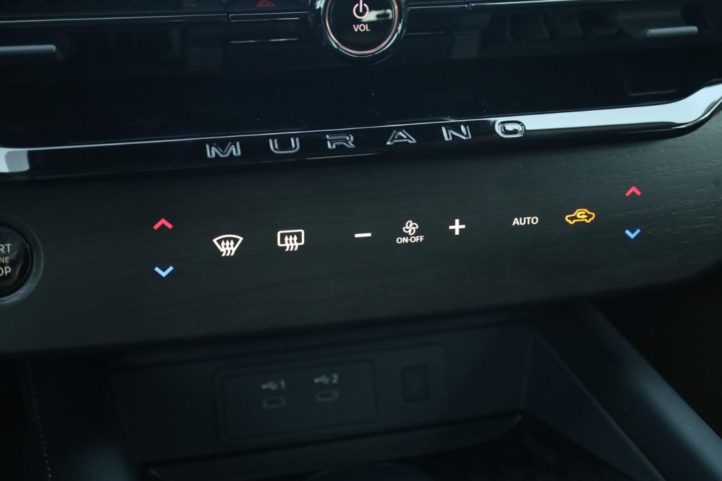 Nissan Murano Vehicle Image 17