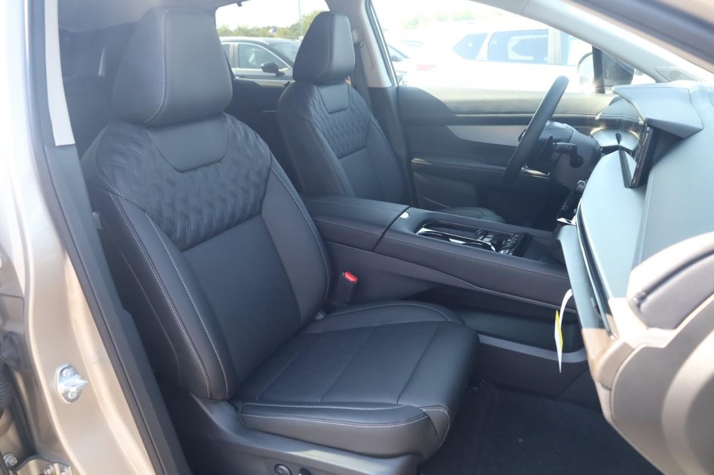 Nissan Murano Vehicle Image 21