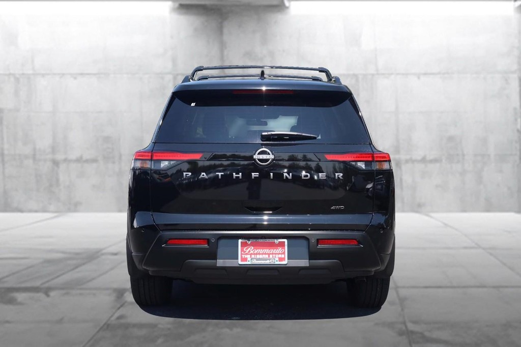 Nissan Pathfinder Vehicle Image 06
