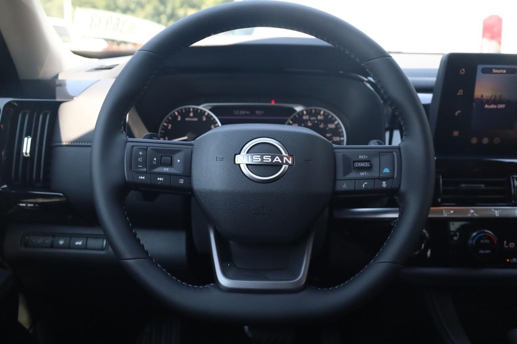 Nissan Pathfinder Vehicle Image 08