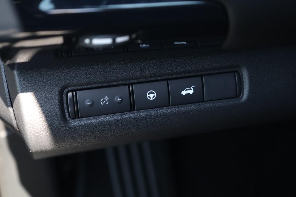 Nissan Pathfinder Vehicle Image 12