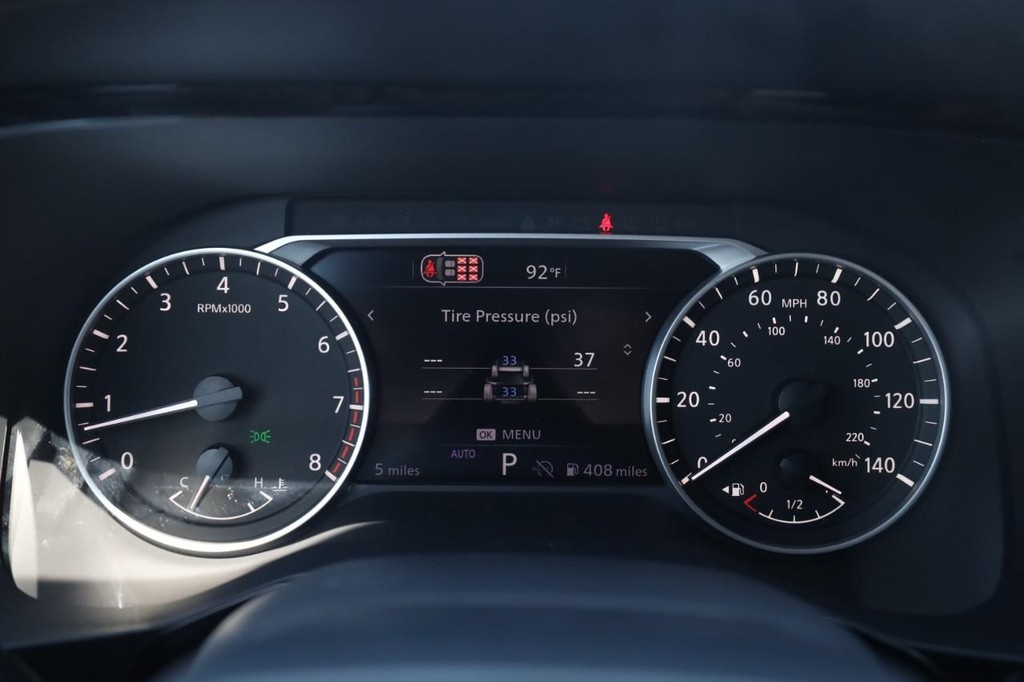 Nissan Pathfinder Vehicle Image 13