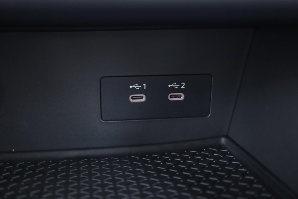 Nissan Pathfinder Vehicle Image 17