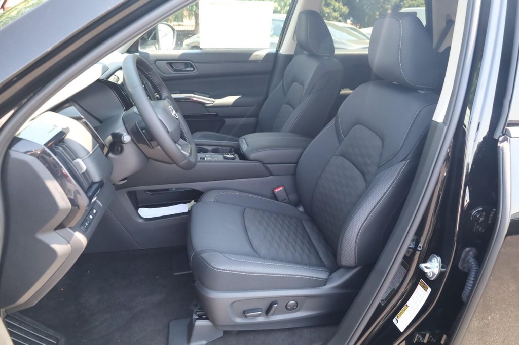 Nissan Pathfinder Vehicle Image 20