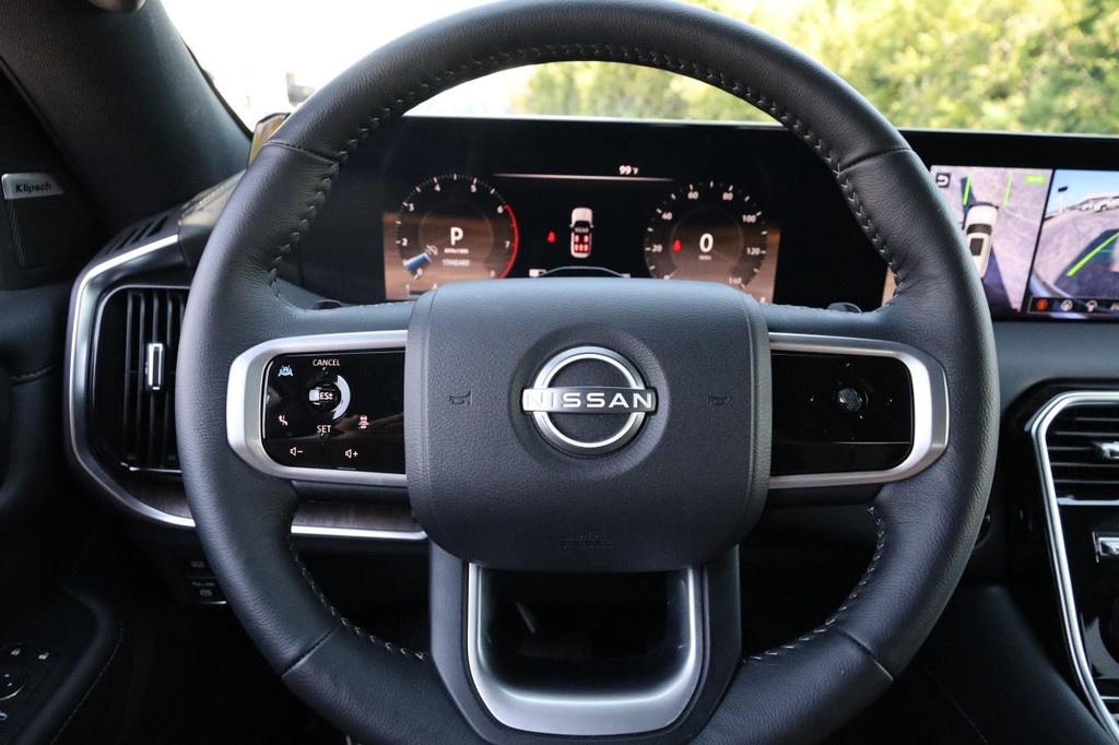 Nissan Armada Vehicle Image 14