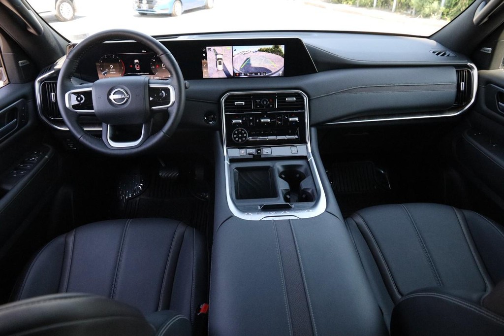 Nissan Armada Vehicle Image 24