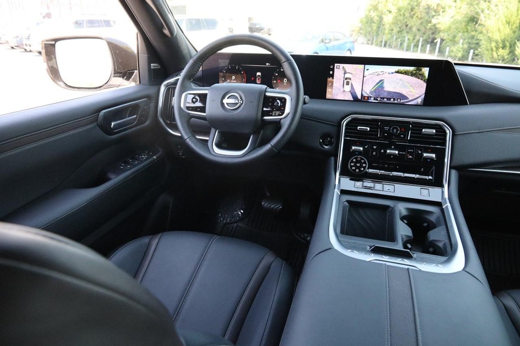 Nissan Armada Vehicle Image 25