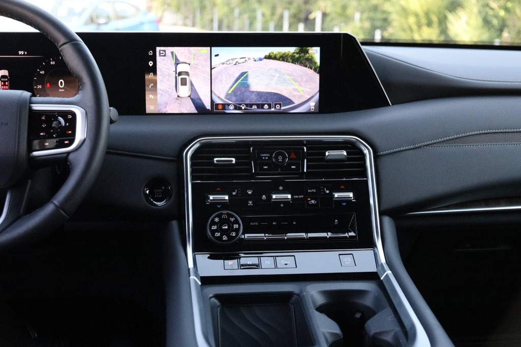 Nissan Armada Vehicle Image 27
