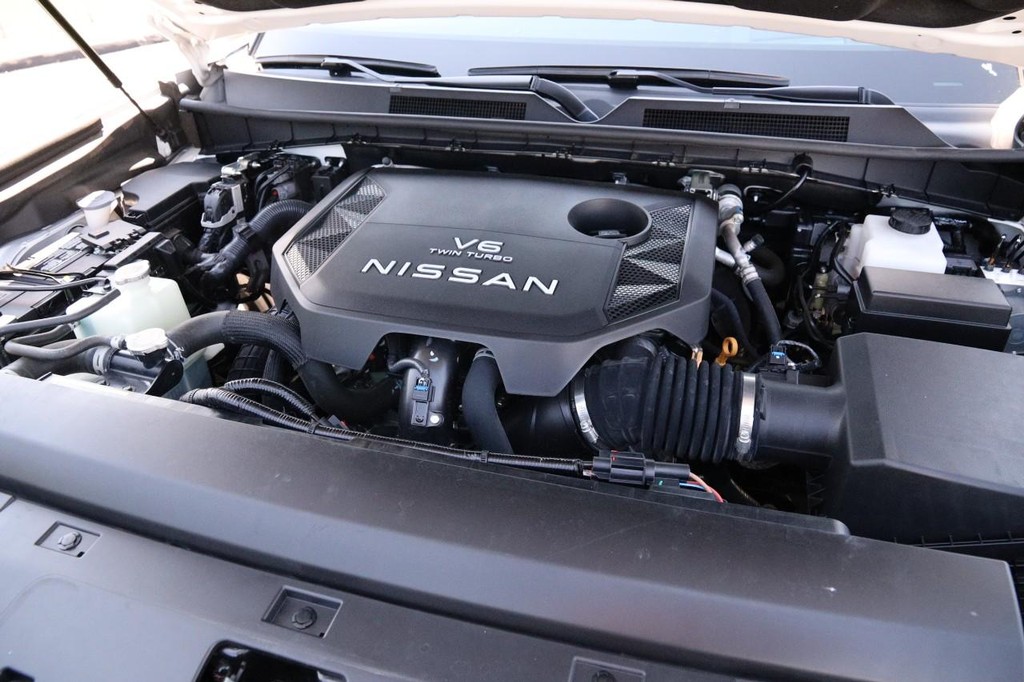 Nissan Armada Vehicle Image 31