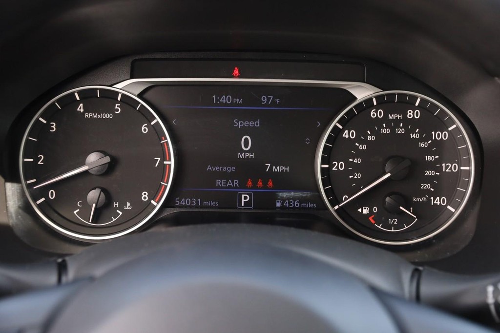 Nissan Altima Vehicle Image 13