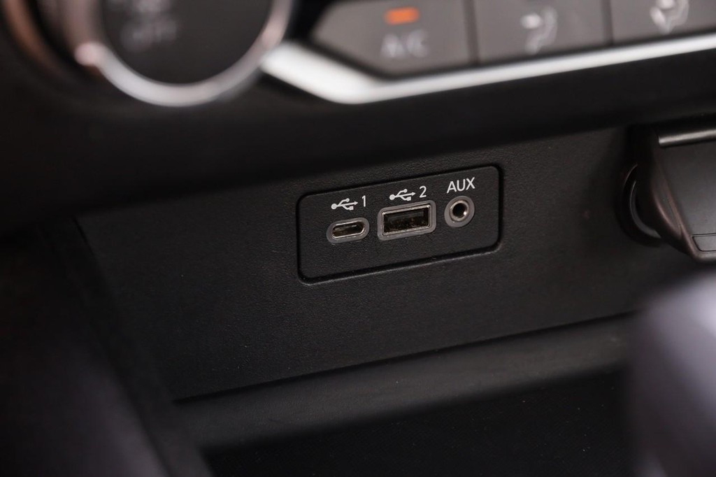 Nissan Altima Vehicle Image 19