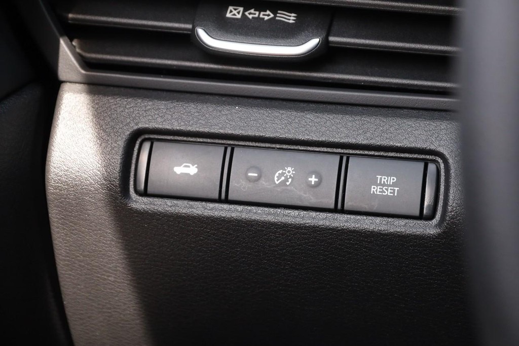 Nissan Altima Vehicle Image 20