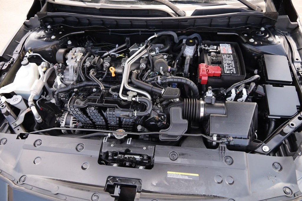 Nissan Altima Vehicle Image 27