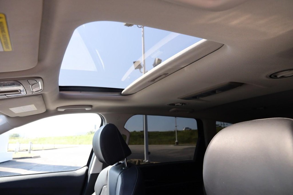 Kia Telluride Vehicle Full-screen Gallery Image 9