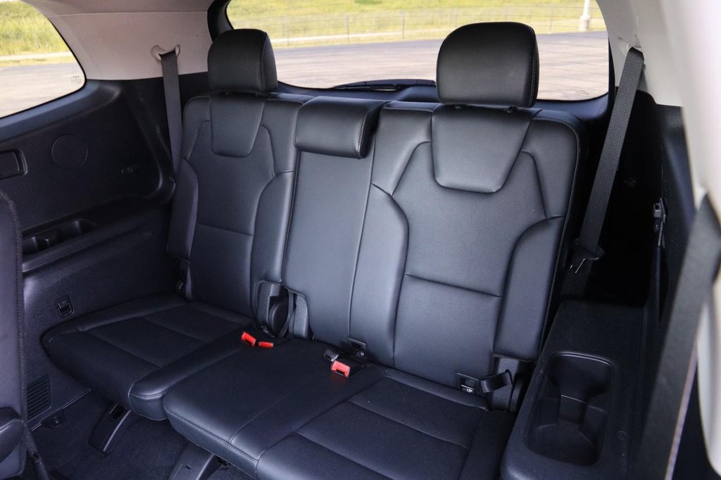 Kia Telluride Vehicle Full-screen Gallery Image 12