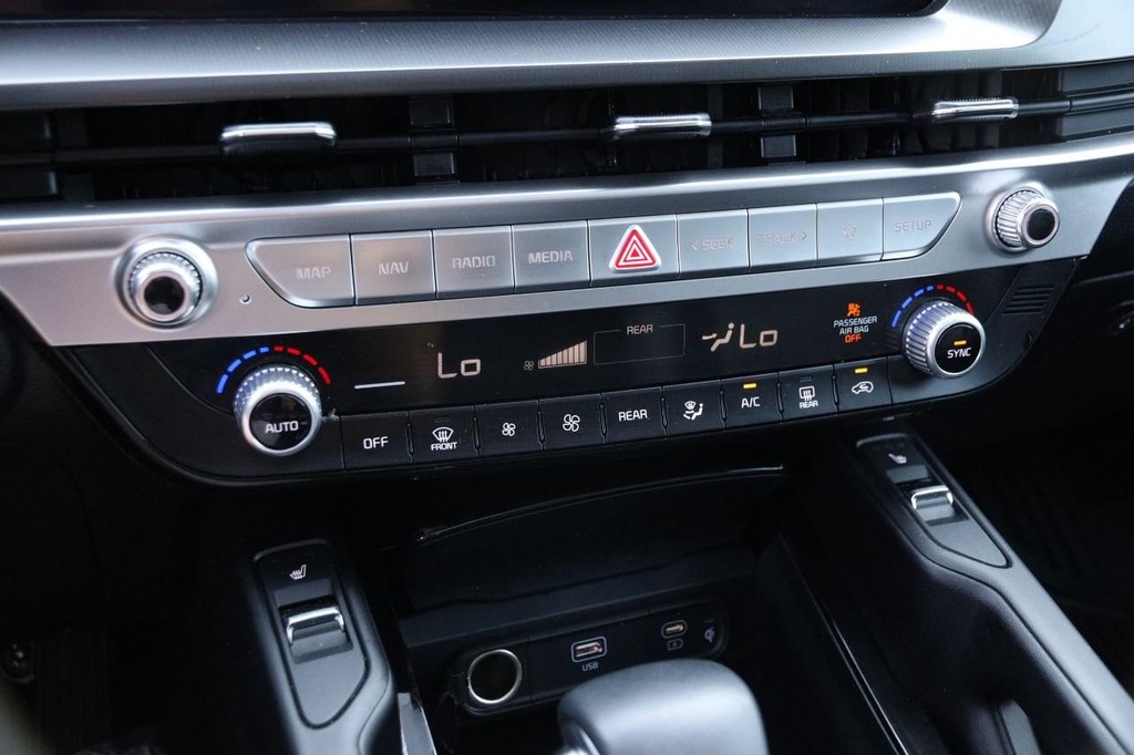 Kia Telluride Vehicle Full-screen Gallery Image 21