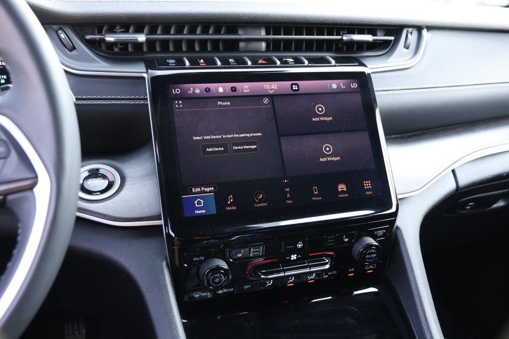 Jeep Grand Cherokee 4xe Vehicle Full-screen Gallery Image 17