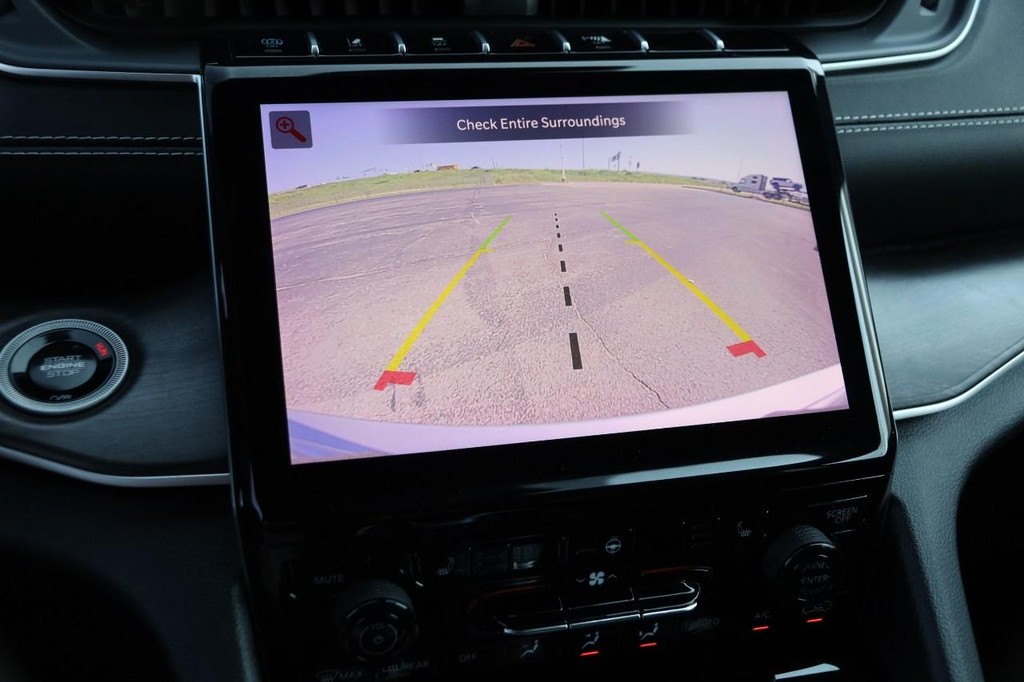 Jeep Grand Cherokee 4xe Vehicle Full-screen Gallery Image 19