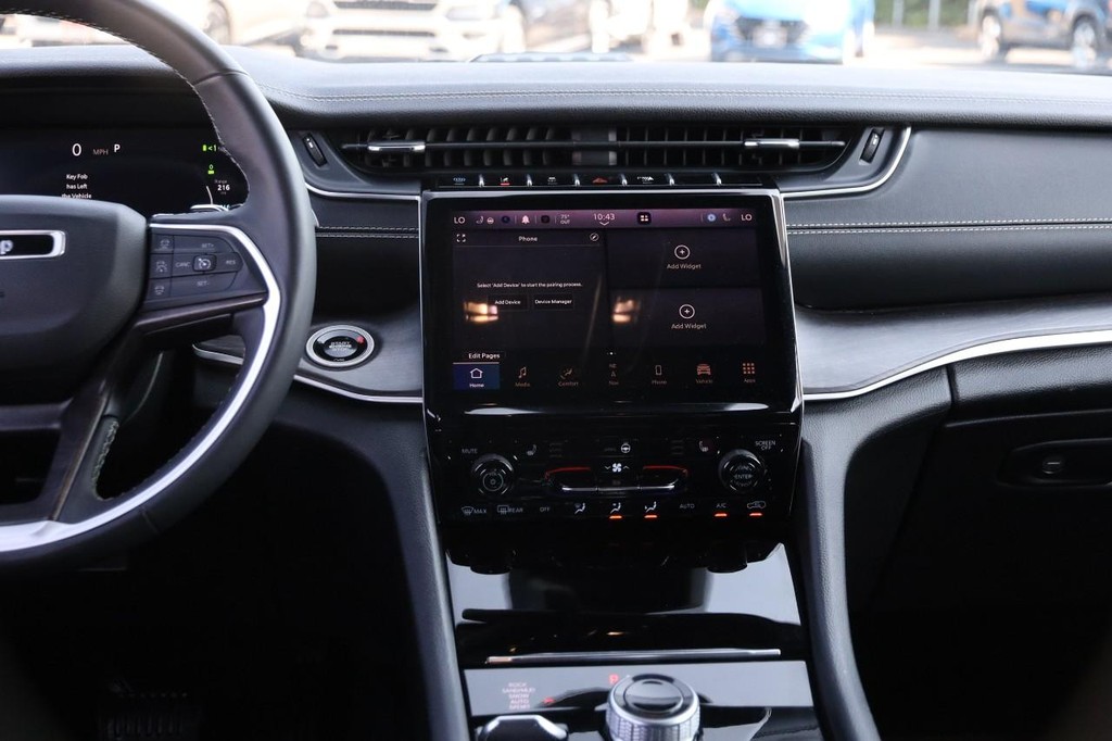 Jeep Grand Cherokee 4xe Vehicle Full-screen Gallery Image 29