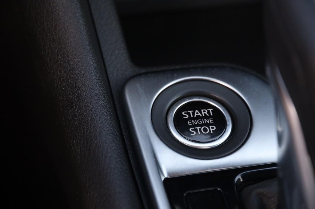 Nissan Sentra Vehicle Full-screen Gallery Image 14