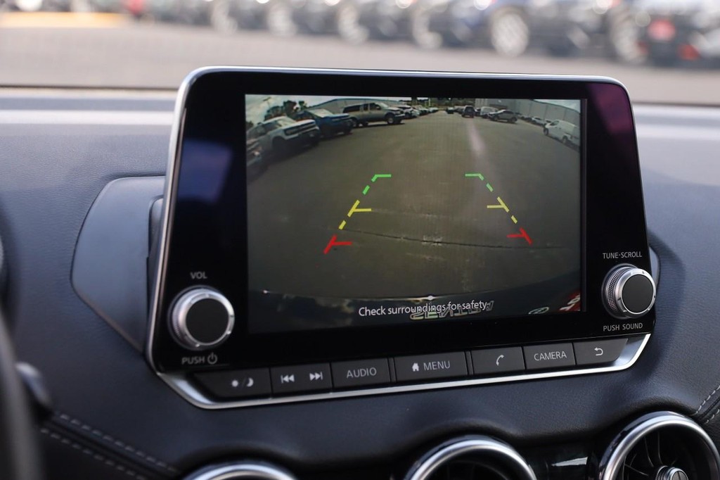 Nissan Sentra Vehicle Full-screen Gallery Image 17