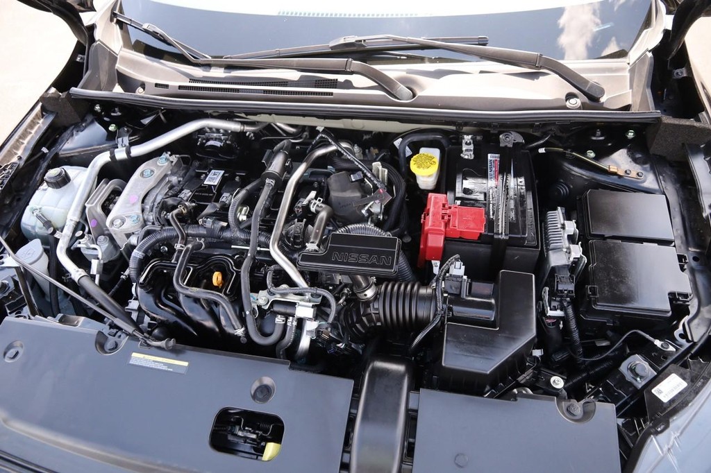 Nissan Sentra Vehicle Full-screen Gallery Image 27