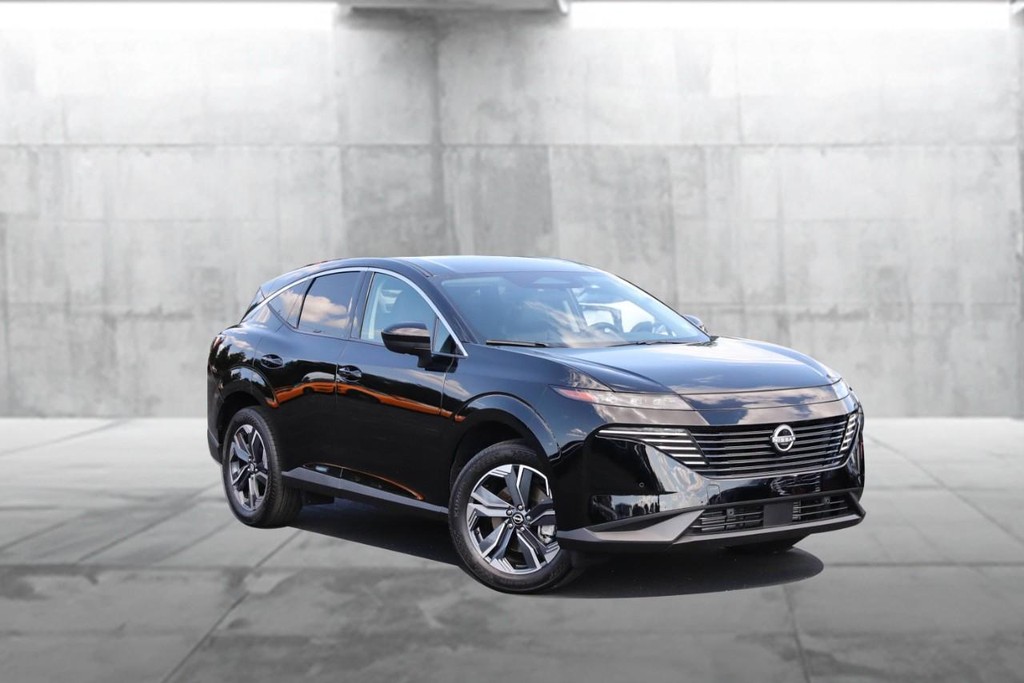 Nissan Murano Vehicle Full-screen Gallery Image 2