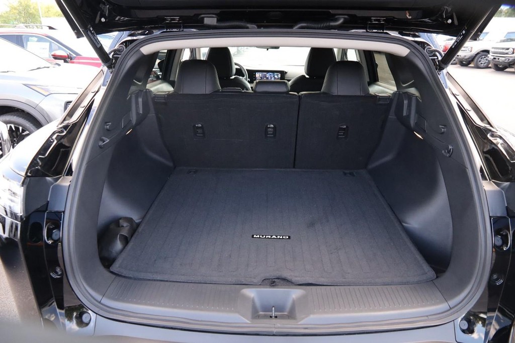 Nissan Murano Vehicle Full-screen Gallery Image 7