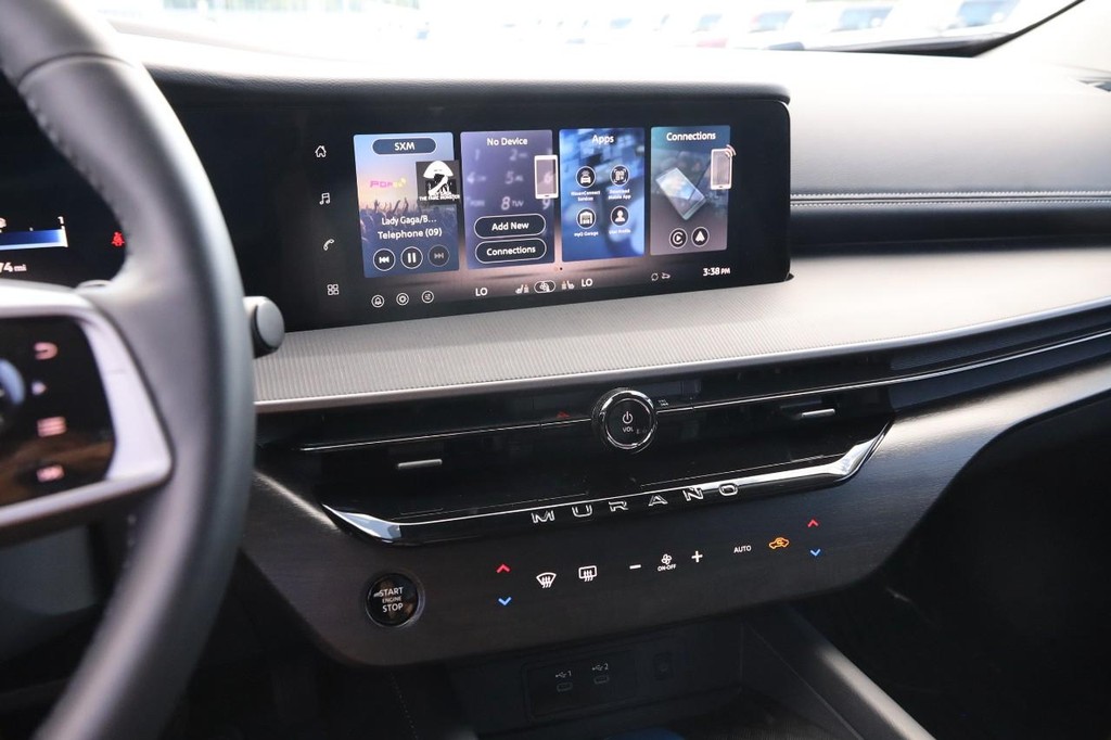 Nissan Murano Vehicle Full-screen Gallery Image 16