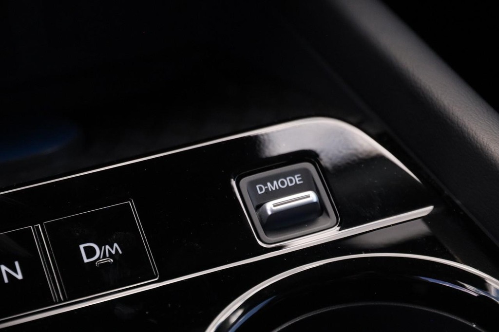 Nissan Murano Vehicle Full-screen Gallery Image 21