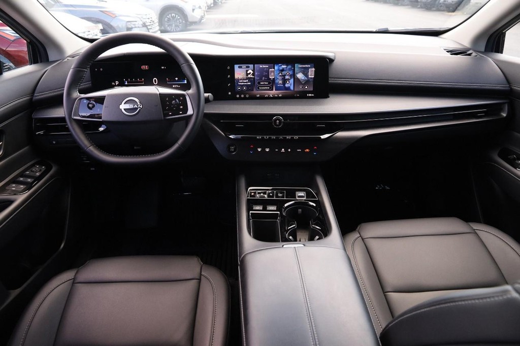 Nissan Murano Vehicle Full-screen Gallery Image 23