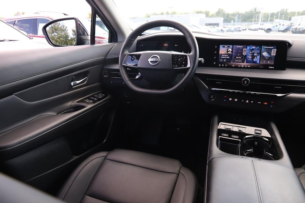 Nissan Murano Vehicle Full-screen Gallery Image 24