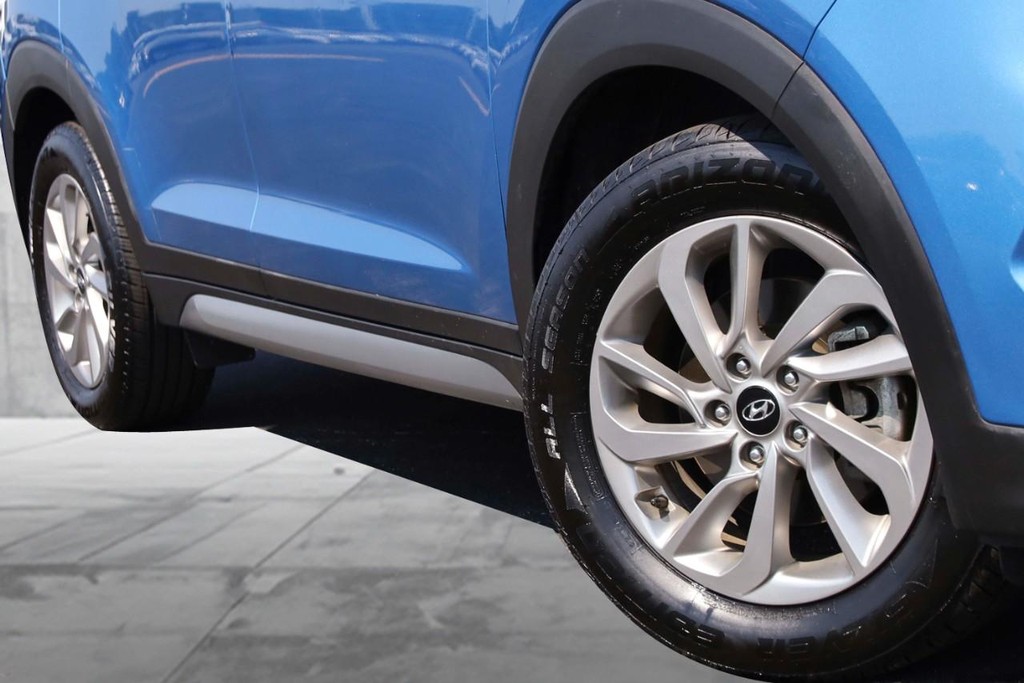 Hyundai Tucson Vehicle Full-screen Gallery Image 03