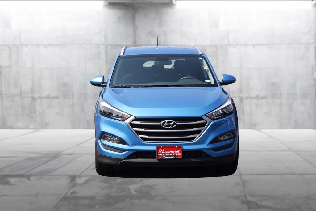 Hyundai Tucson Vehicle Full-screen Gallery Image 04