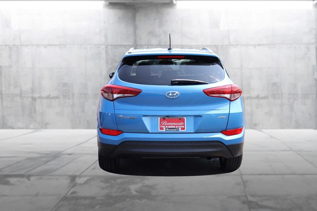 Hyundai Tucson Vehicle Full-screen Gallery Image 06