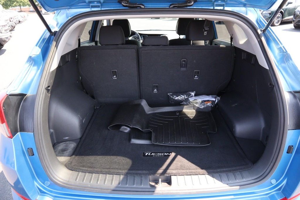 Hyundai Tucson Vehicle Full-screen Gallery Image 07