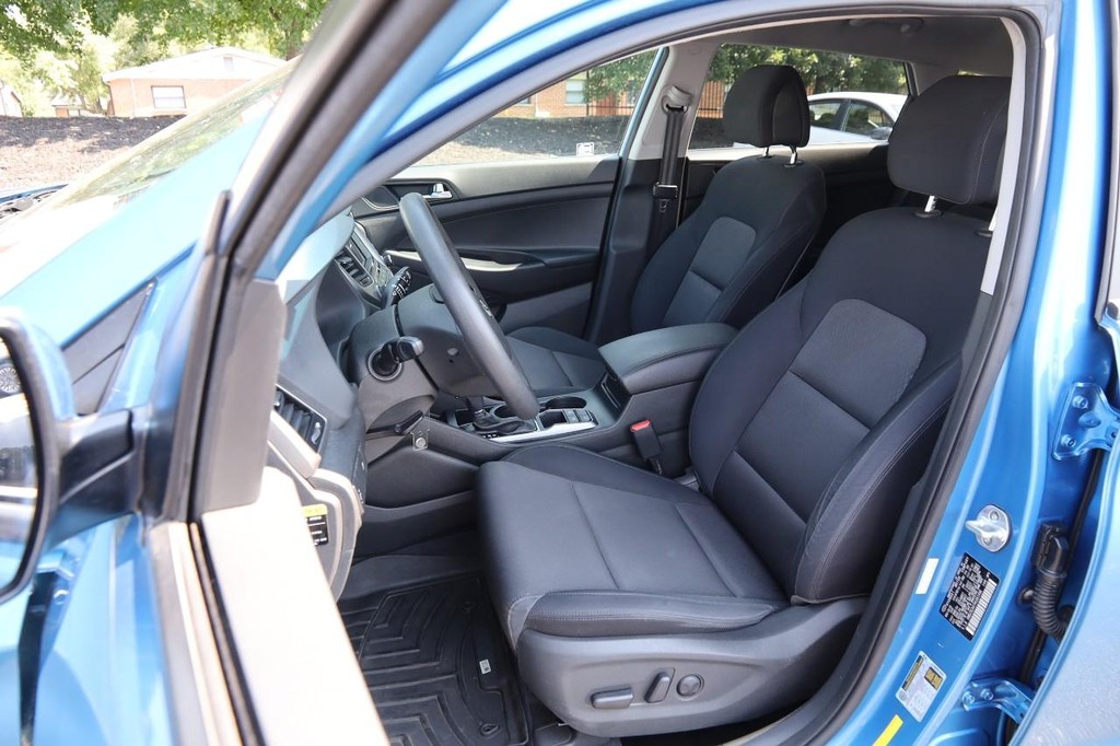 Hyundai Tucson Vehicle Full-screen Gallery Image 08