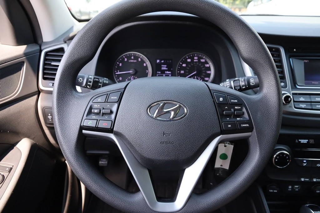 Hyundai Tucson Vehicle Full-screen Gallery Image 10