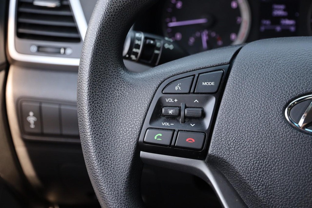 Hyundai Tucson Vehicle Full-screen Gallery Image 11