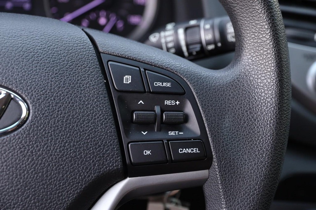 Hyundai Tucson Vehicle Full-screen Gallery Image 12