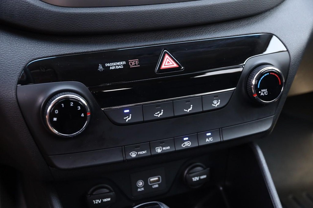 Hyundai Tucson Vehicle Full-screen Gallery Image 18