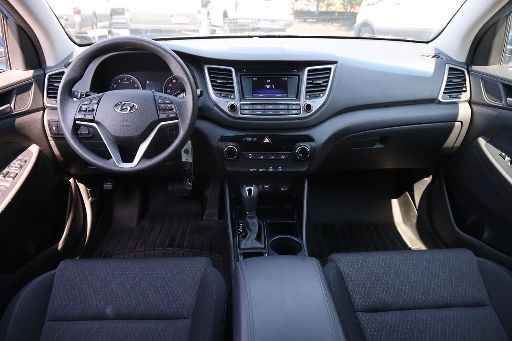 Hyundai Tucson Vehicle Full-screen Gallery Image 22