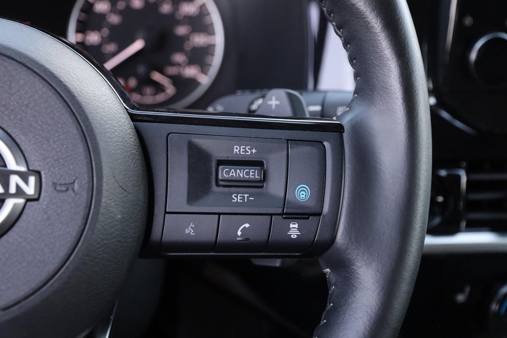 Nissan Pathfinder Vehicle Image 14