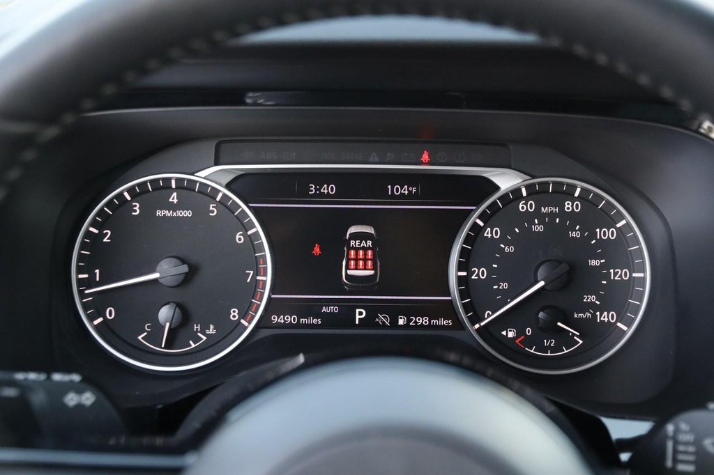 Nissan Pathfinder Vehicle Image 15