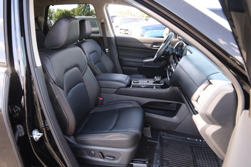Nissan Pathfinder Vehicle Image 29