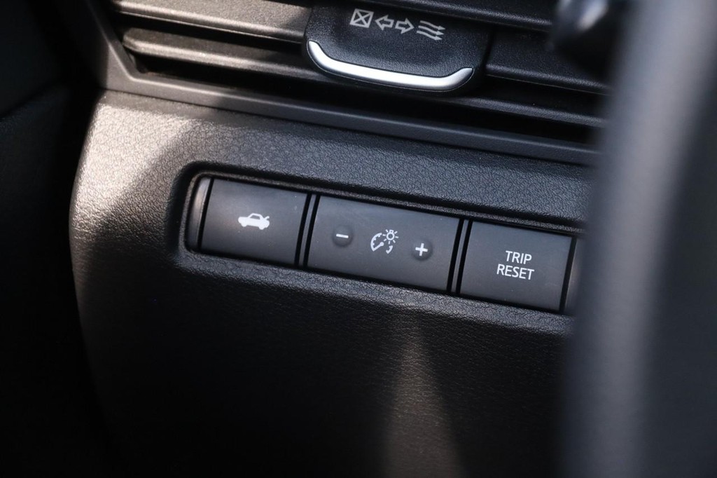 Nissan Altima Vehicle Image 20