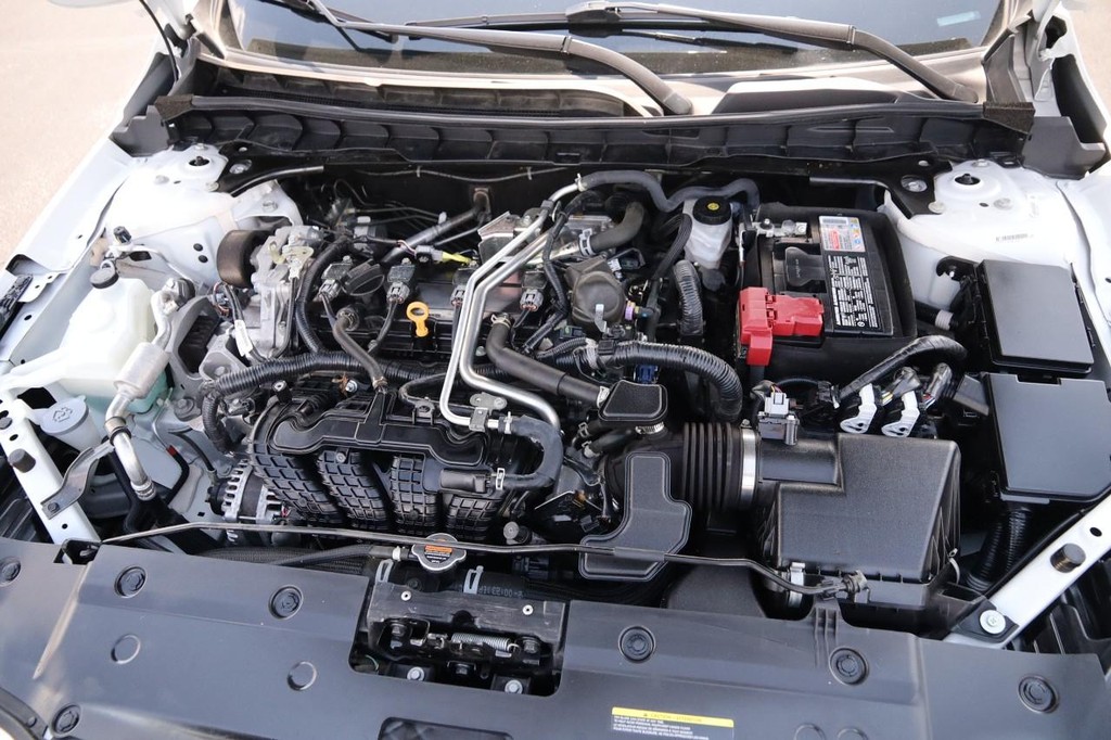 Nissan Altima Vehicle Image 27