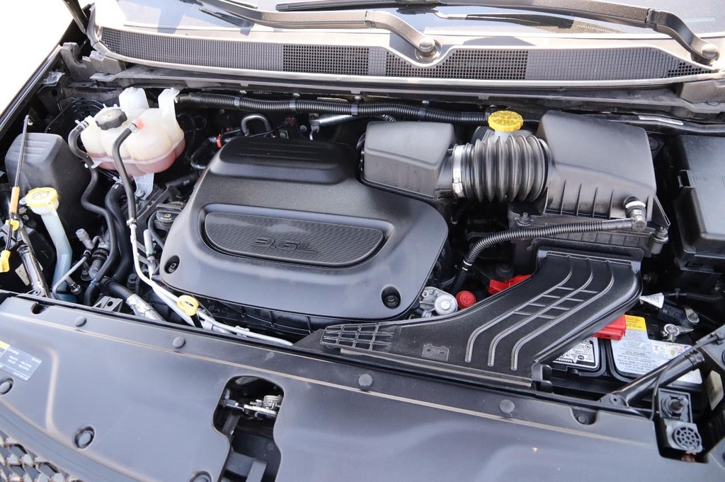 Chrysler Pacifica Vehicle Full-screen Gallery Image 31