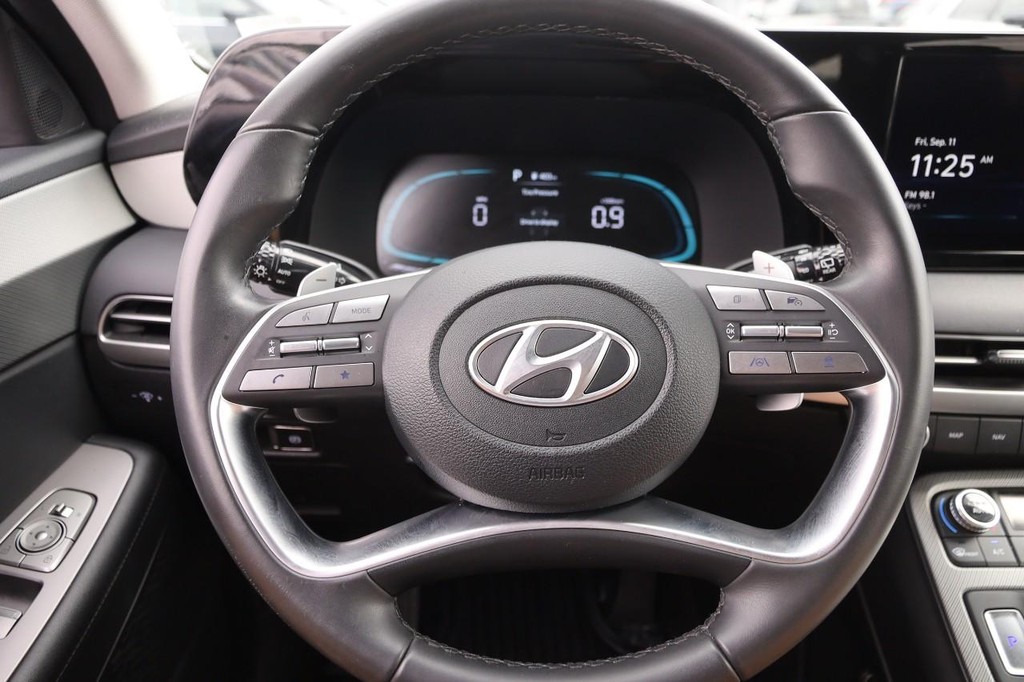Hyundai Palisade Vehicle Full-screen Gallery Image 12