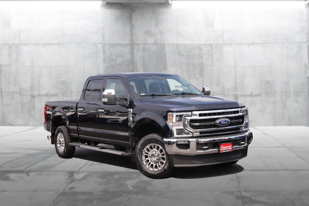 Ford Super Duty F-250 SRW Vehicle Full-screen Gallery Image 02